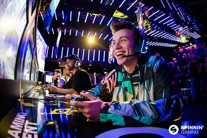 Diagram showing elements that make gaming communities successful